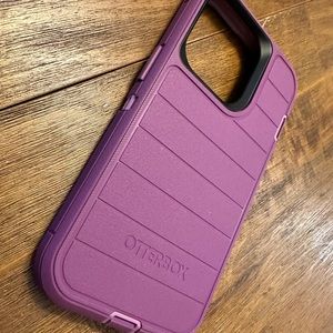 Otterbox Defender Series Pro iPhone 13 Pro Case Happy Purple